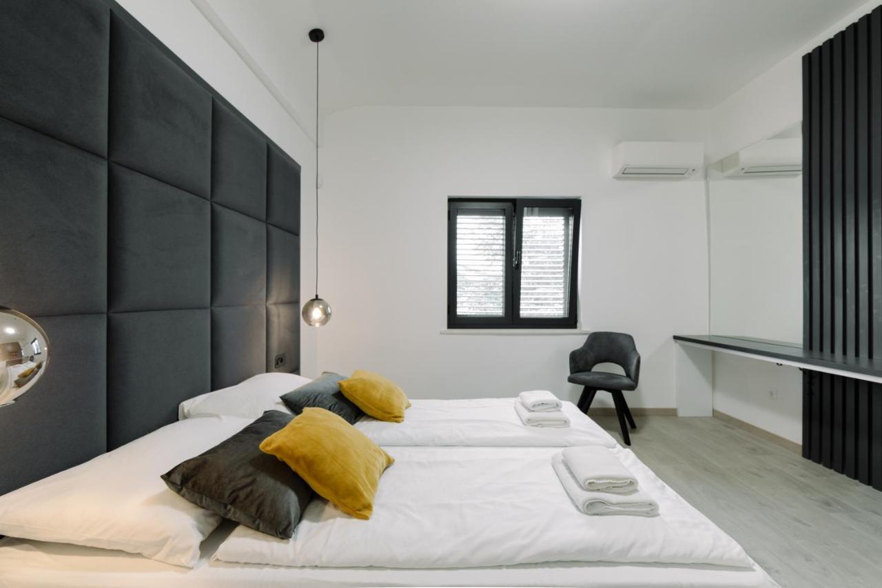 Boutique Suites Joyce Medulin With Free Parking Exterior foto