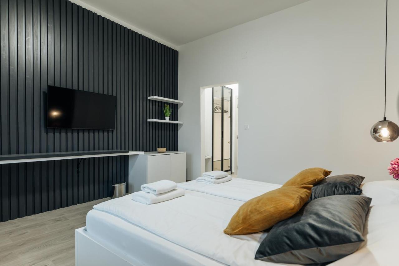 Boutique Suites Joyce Medulin With Free Parking Exterior foto
